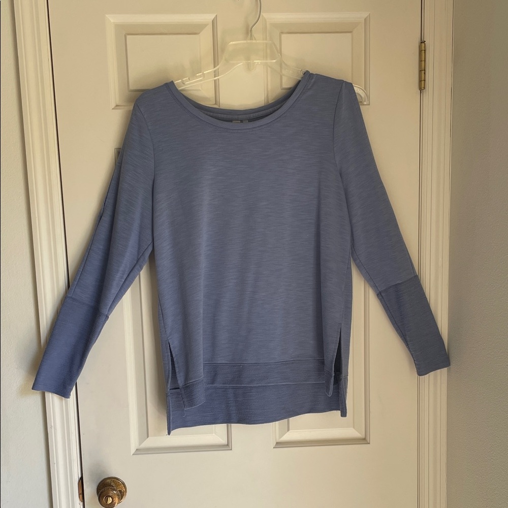 Silverwear Women's Blue Long Sleeve Cold Shoulder Top, size large